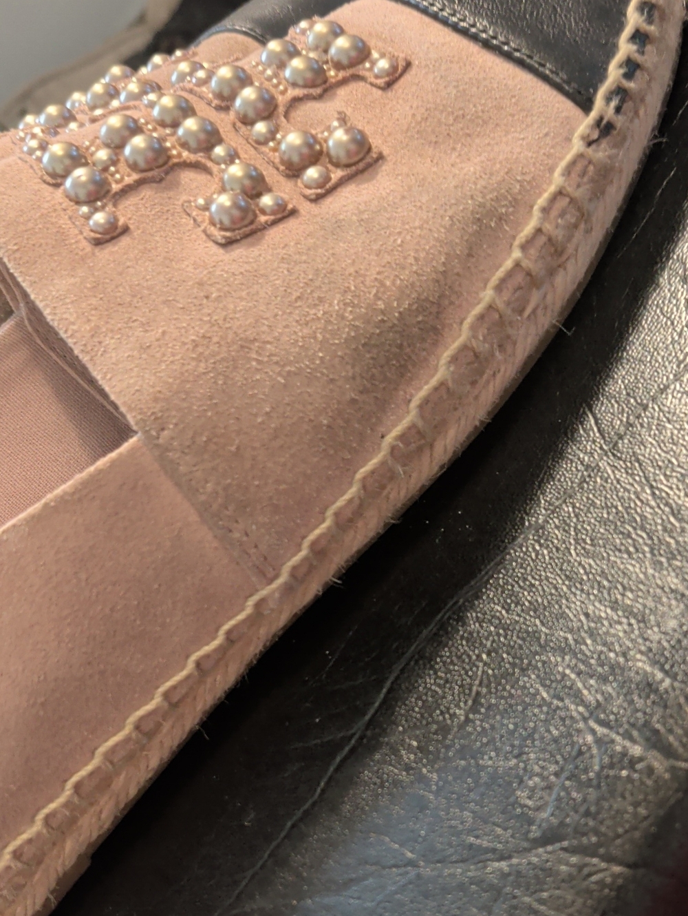 TORY BURCH blush pink suede espadrilles with pearl logo - size 8.5 - Picture 3 of 9